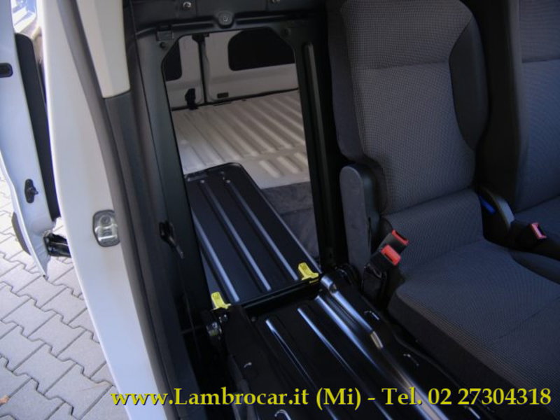 Opel Combo Furgone nuova a Milano (12)