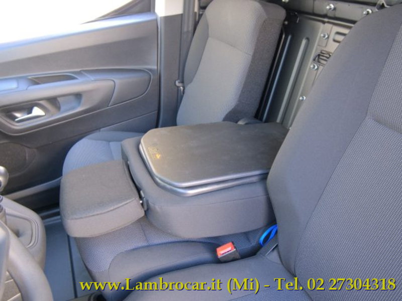 Opel Combo Furgone nuova a Milano (4)