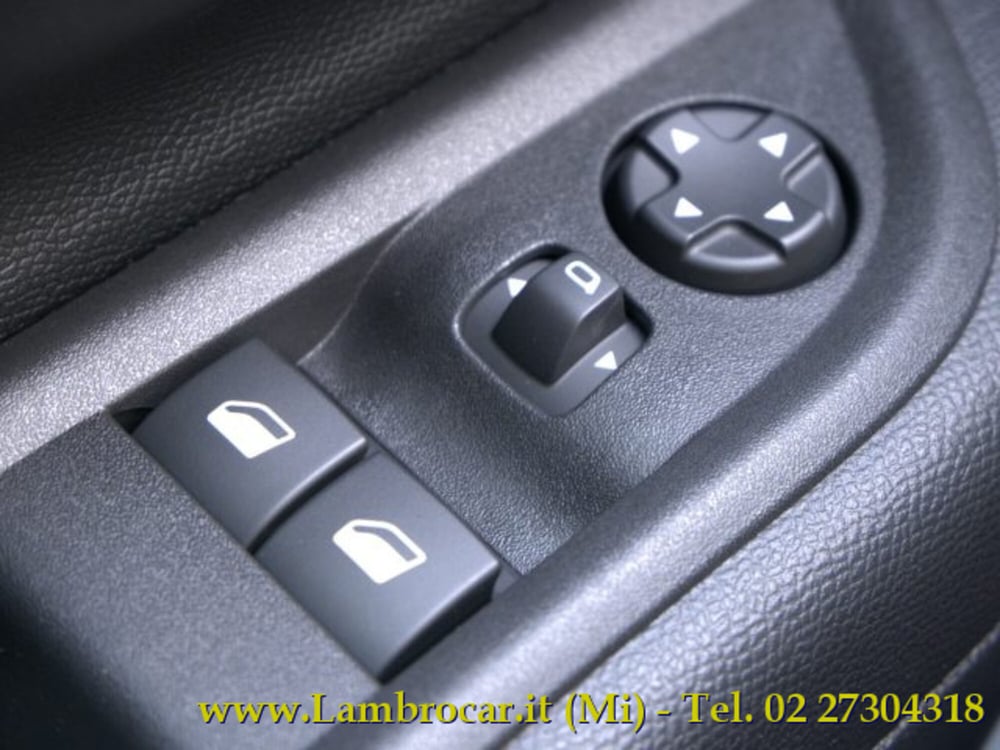 Citroen C3 Aircross nuova a Milano (8)