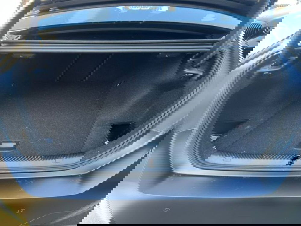 BMW i5 Touring usata a Lecce (16)