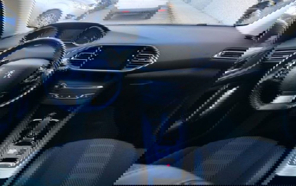 Peugeot 308 usata a Oristano (9)