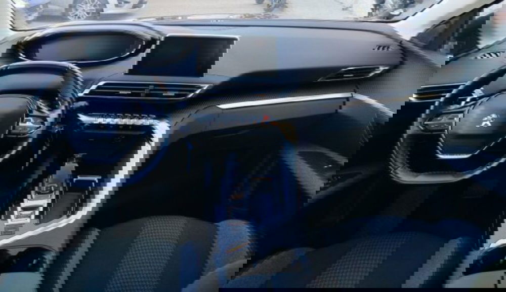 Peugeot 3008 usata a Oristano (9)