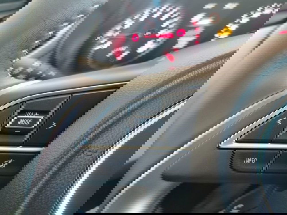 Suzuki Swift nuova a Oristano (8)