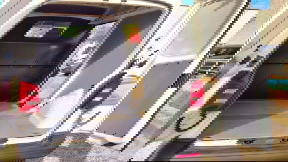 Volkswagen Veicoli Commerciali Transporter Furgone usata a Oristano (14)