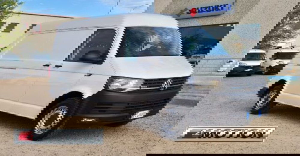 Volkswagen Veicoli Commerciali Transporter Furgone usata a Oristano