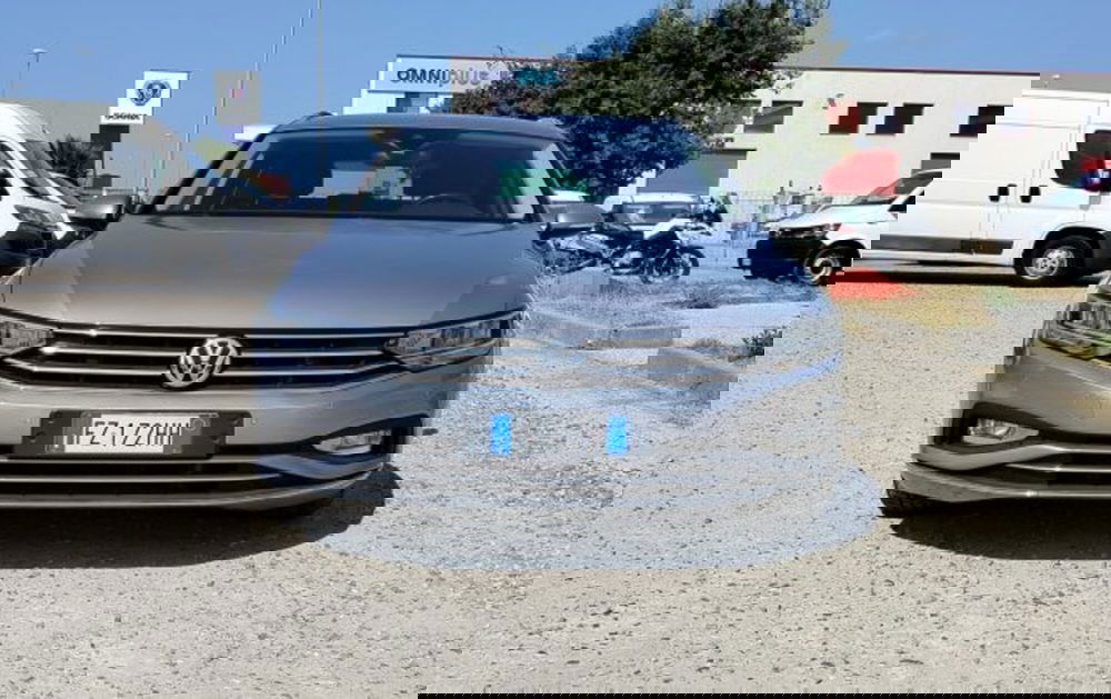 Volkswagen Passat Variant usata a Oristano (8)