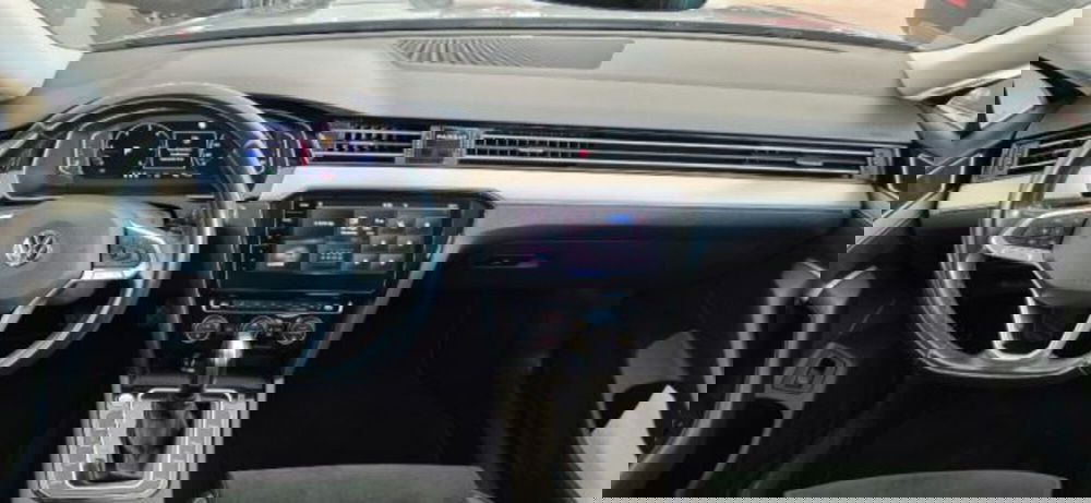 Volkswagen Passat Variant usata a Oristano (9)