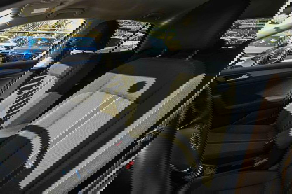 Volkswagen T-Roc usata a Torino (13)
