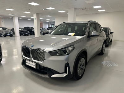 BMW X1 iX1 edrive 20 Limited Edition X-Line del 2024 usata a Alba