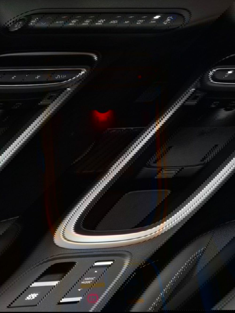 Jeep Avenger nuova a Vicenza (12)