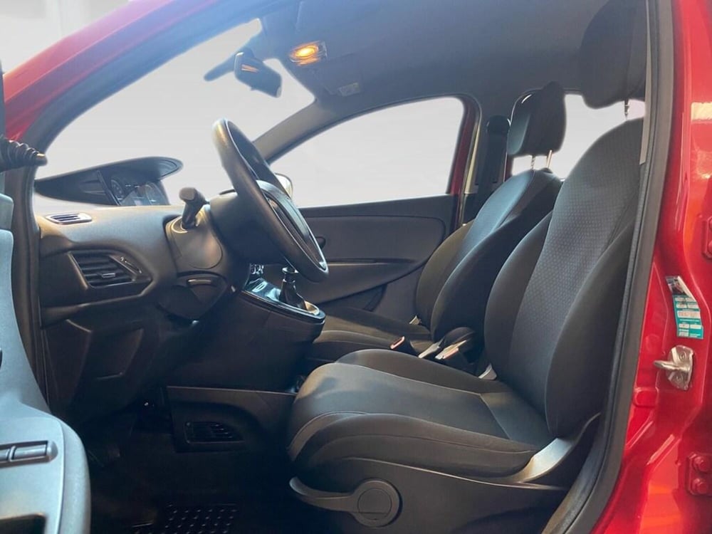 Lancia Ypsilon usata a Torino (6)