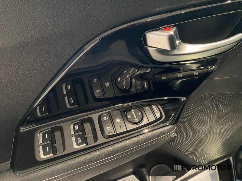 Kia Niro usata a Bari (13)