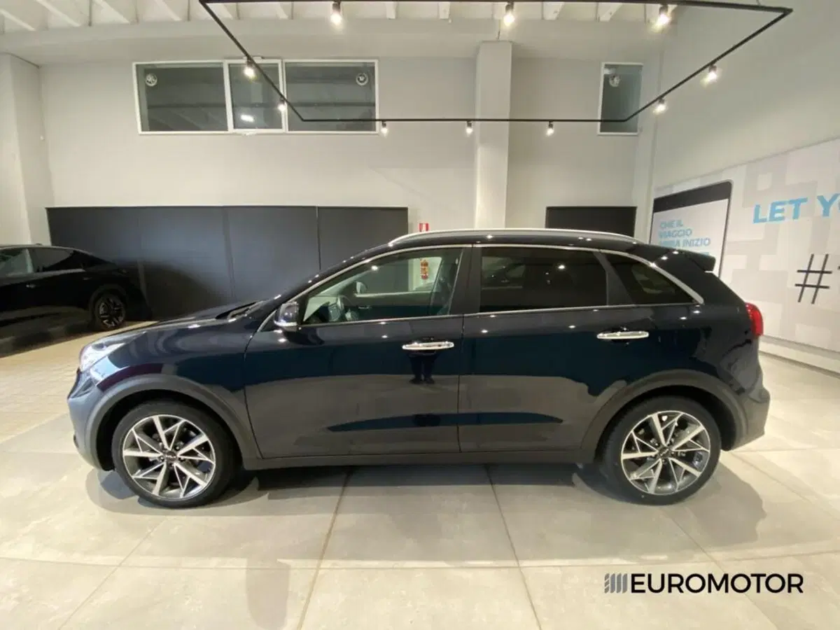 Kia Niro usata a Bari (10)