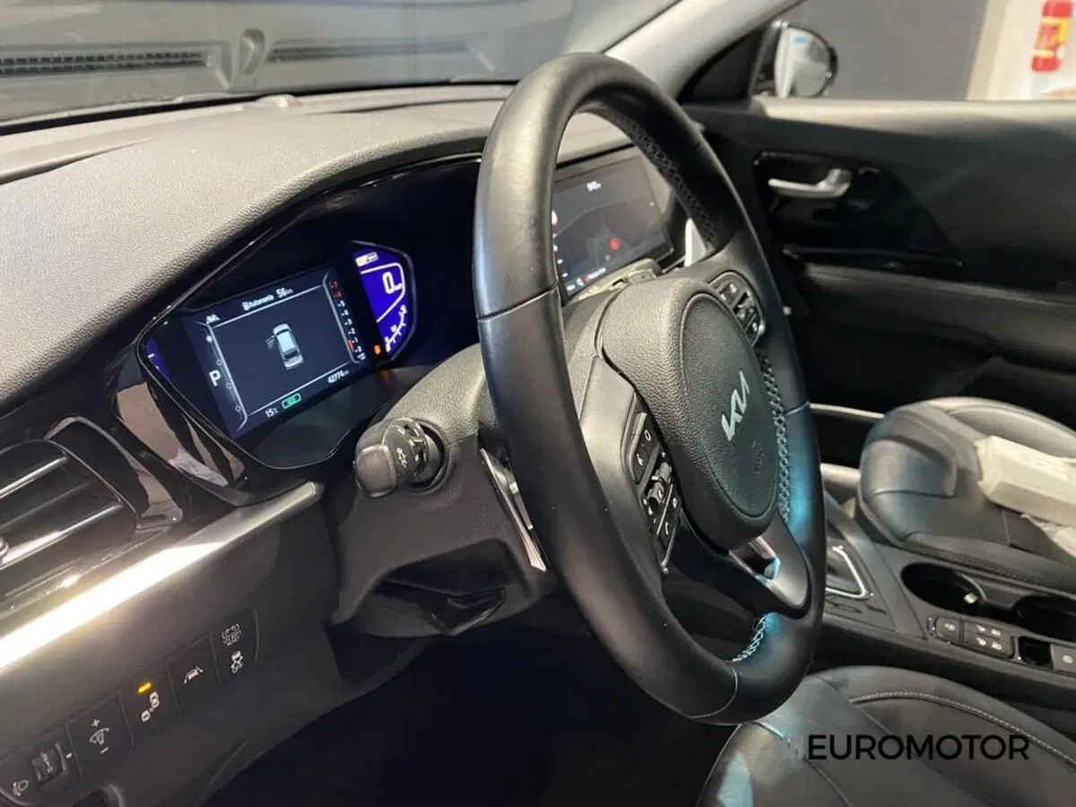 Kia Niro usata a Bari (15)
