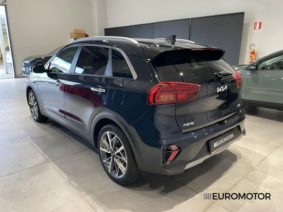 Kia Niro usata a Bari (9)