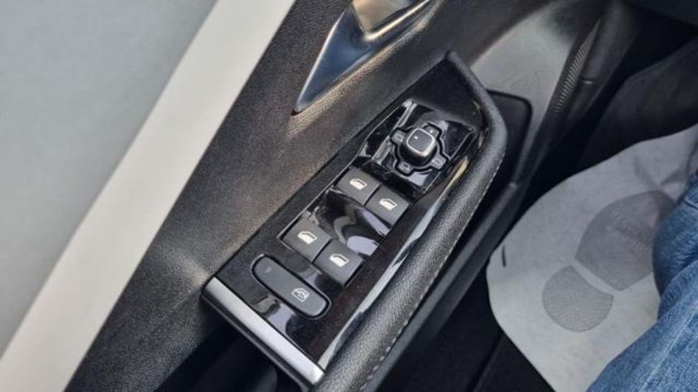 Opel Astra usata a Savona (8)