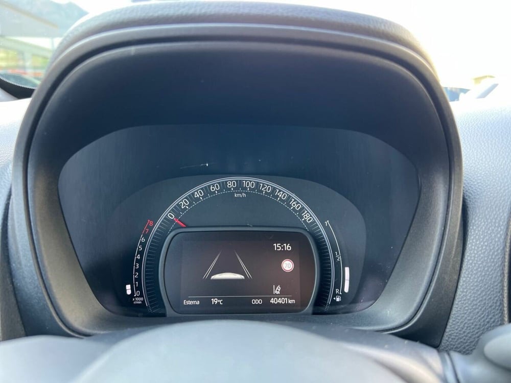 Toyota Aygo X usata a Sondrio (10)