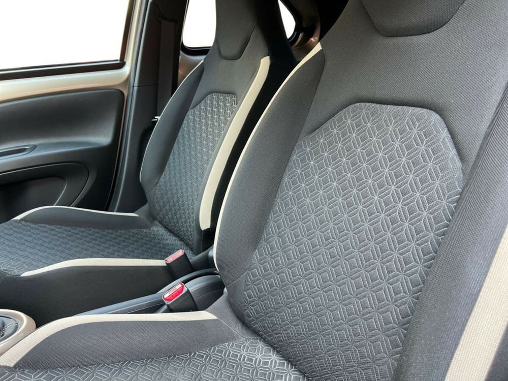Toyota Aygo X usata a Sondrio (11)