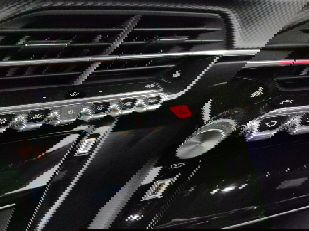 Peugeot 208 nuova a Caserta (15)