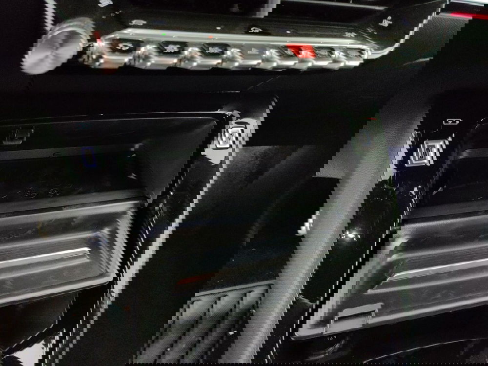 Peugeot 208 nuova a Caserta (16)