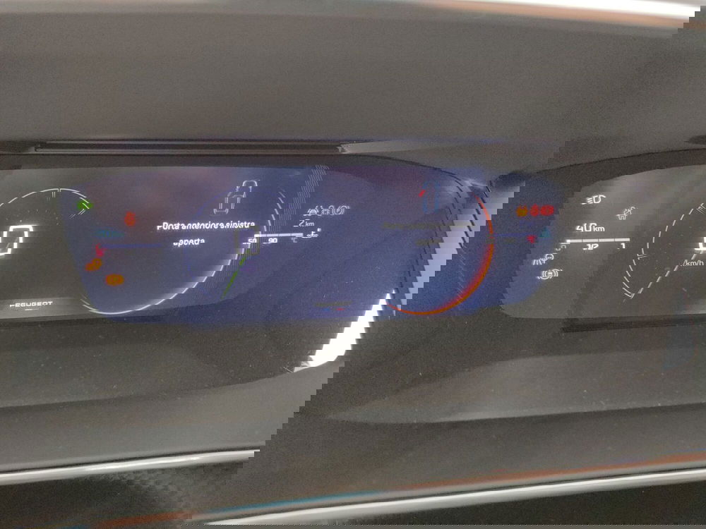 Peugeot 208 nuova a Caserta (18)