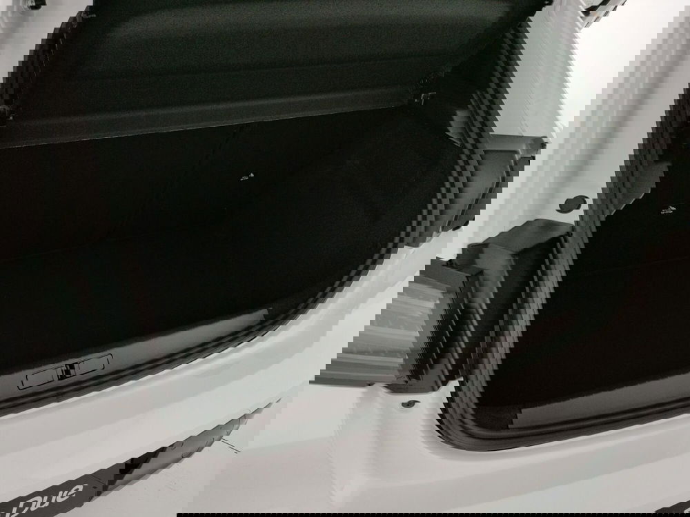 Peugeot 208 nuova a Caserta (8)