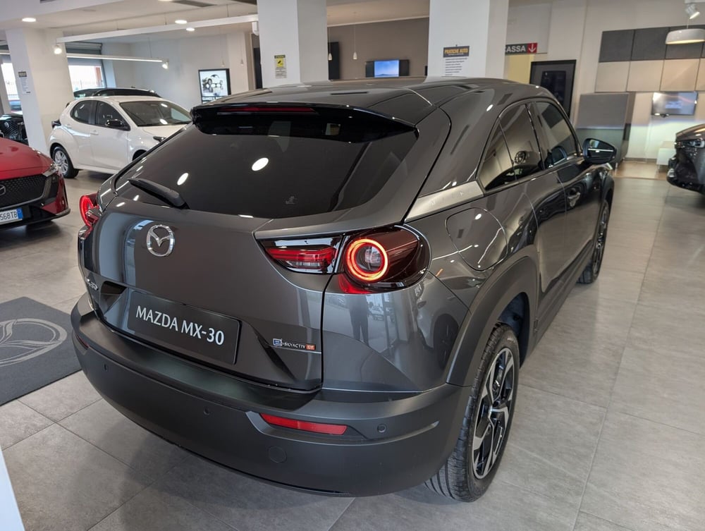 Mazda MX-30 nuova a Napoli (7)