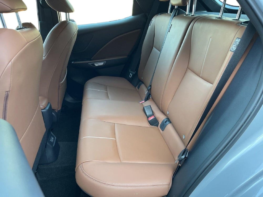 Lexus LBX usata a Torino (9)