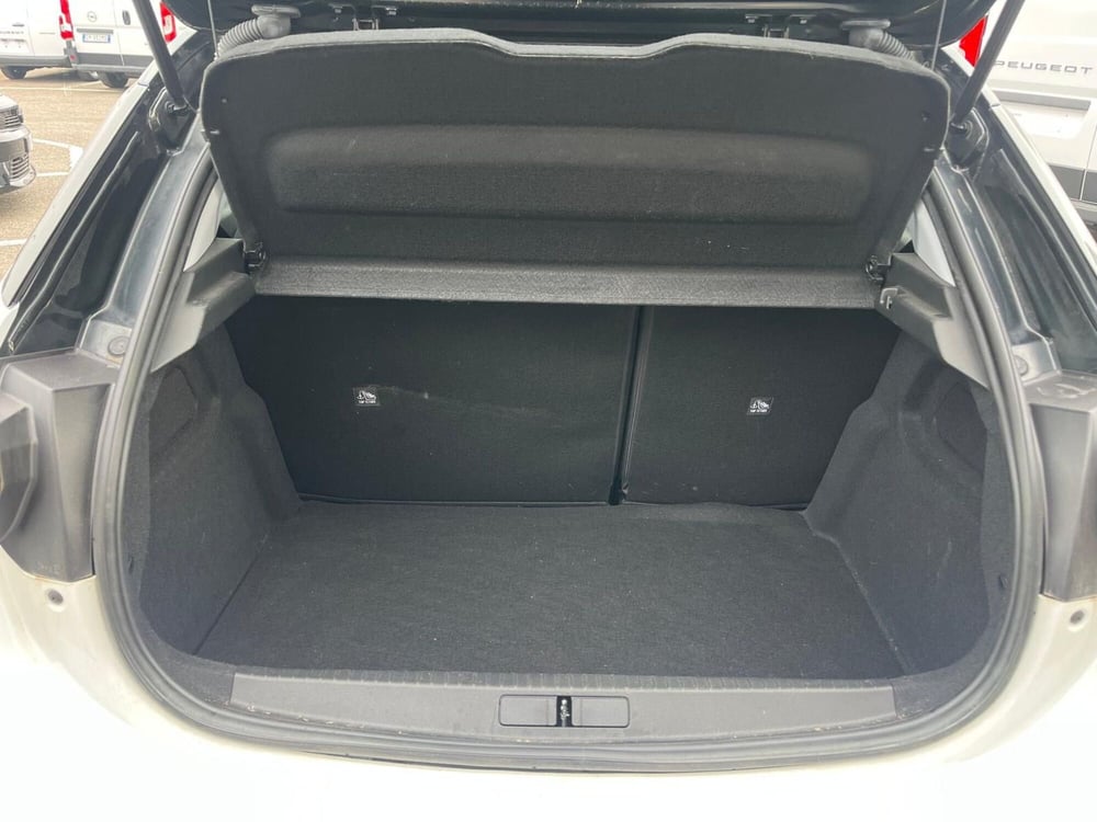 Opel Corsa usata a Milano (10)