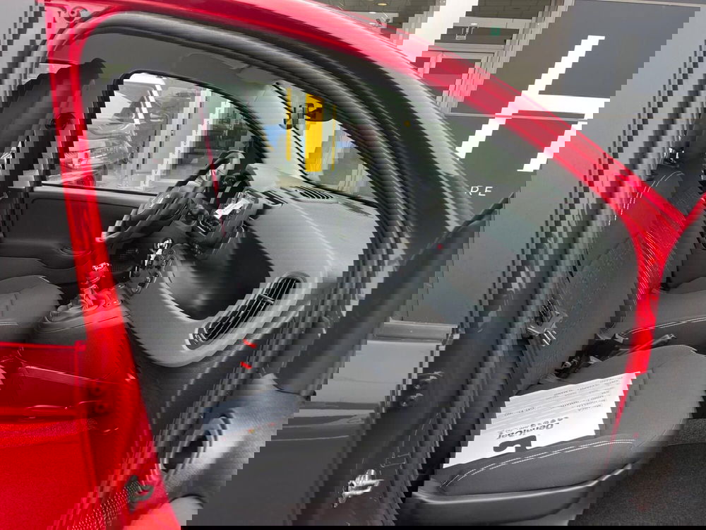 Fiat Panda Cross nuova a Milano (12)