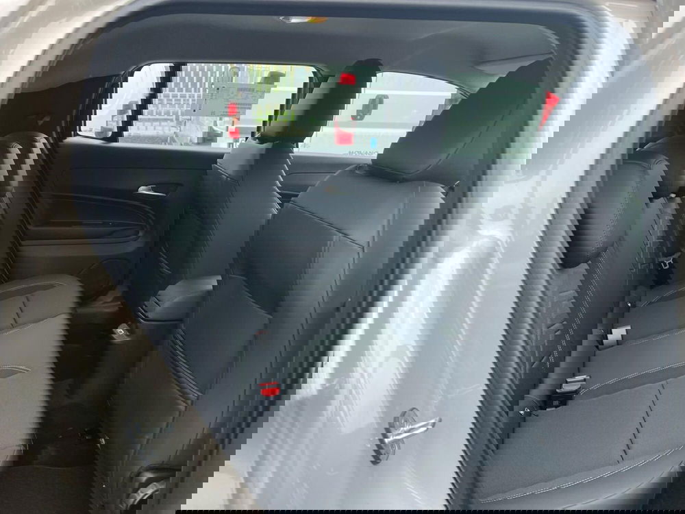 Jeep Avenger nuova a Milano (13)