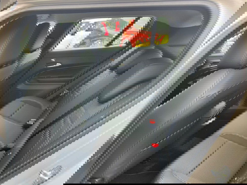 Jeep Avenger nuova a Milano (14)