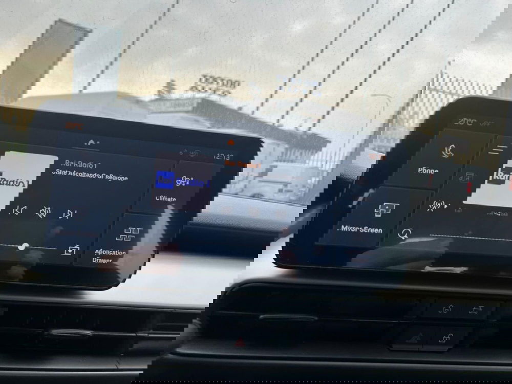 Jeep Avenger nuova a Milano (16)