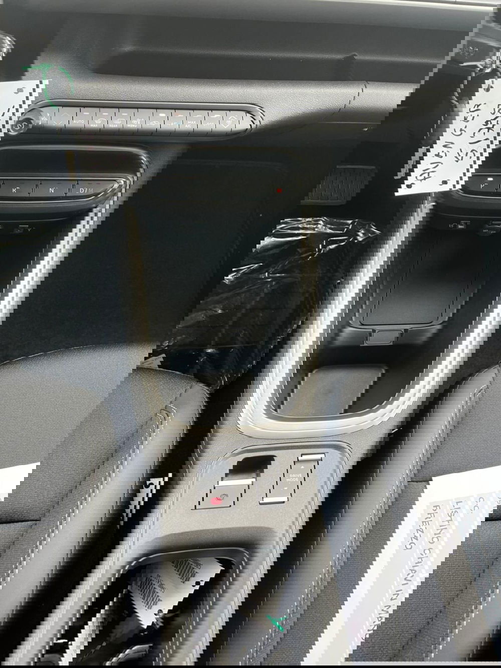 Jeep Avenger nuova a Milano (17)