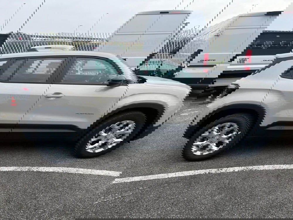 Jeep Avenger nuova a Milano (3)