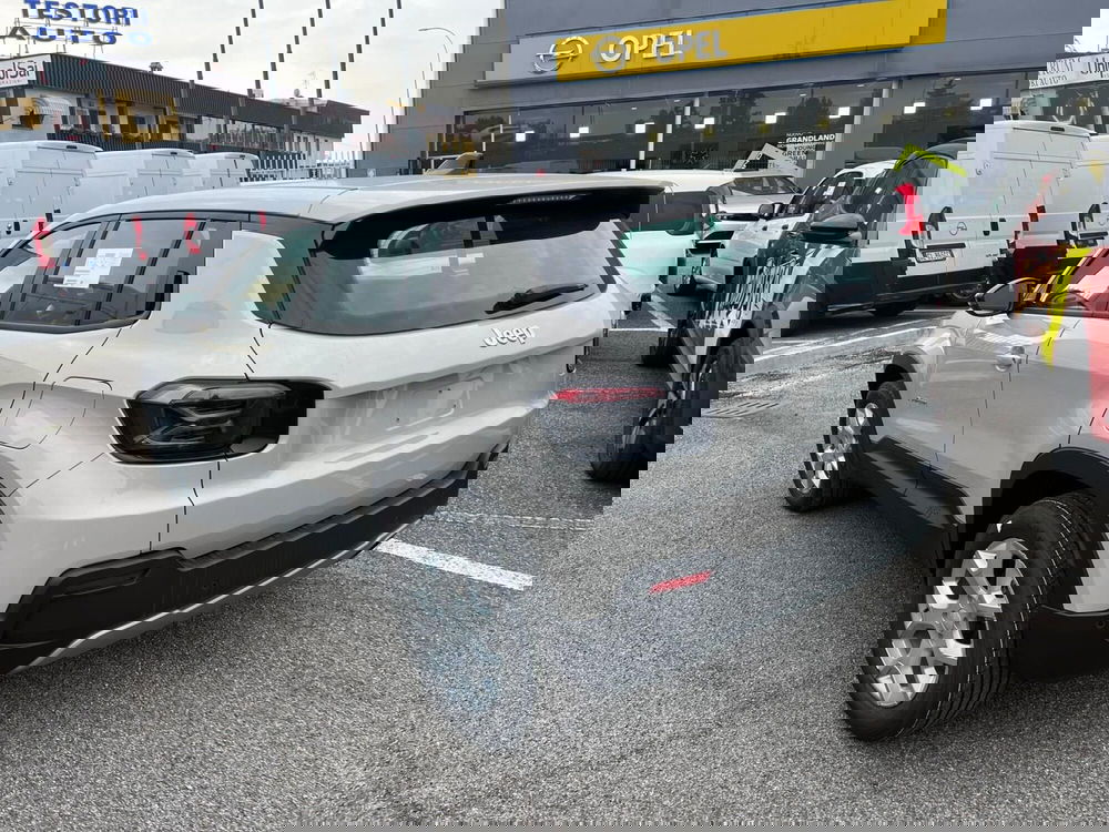 Jeep Avenger nuova a Milano (7)