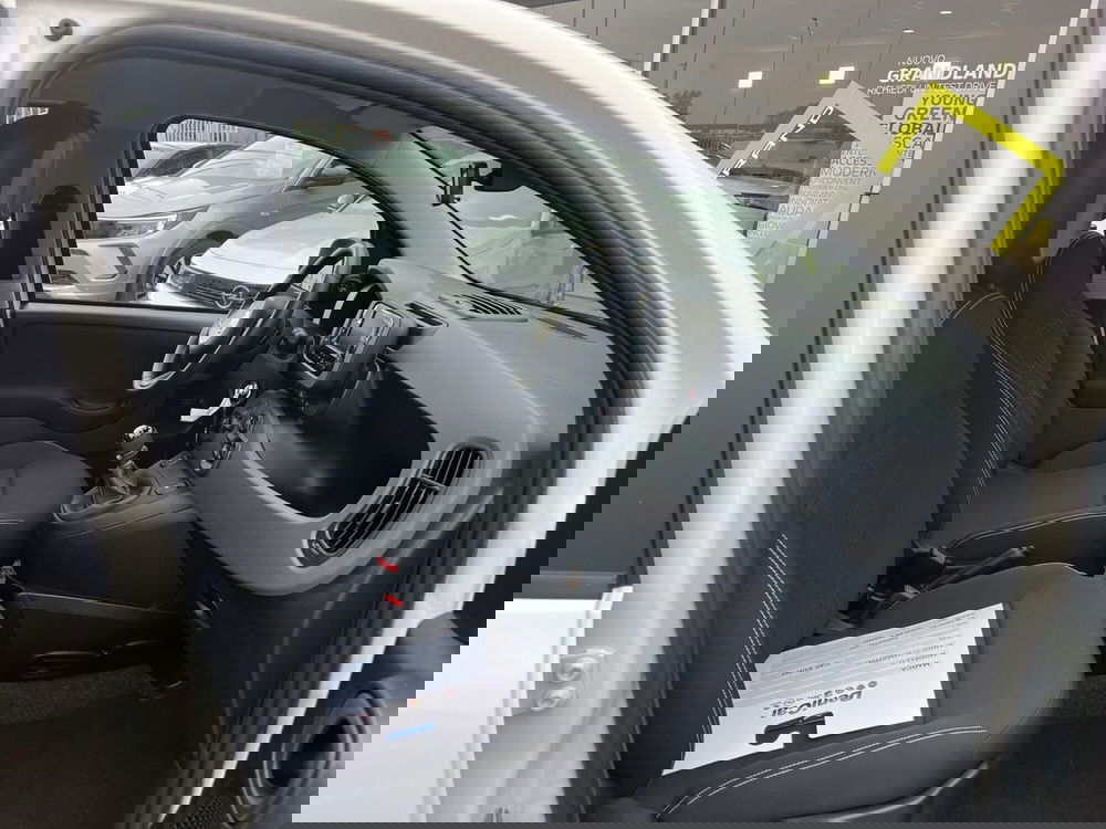 Fiat Panda Cross nuova a Milano (12)