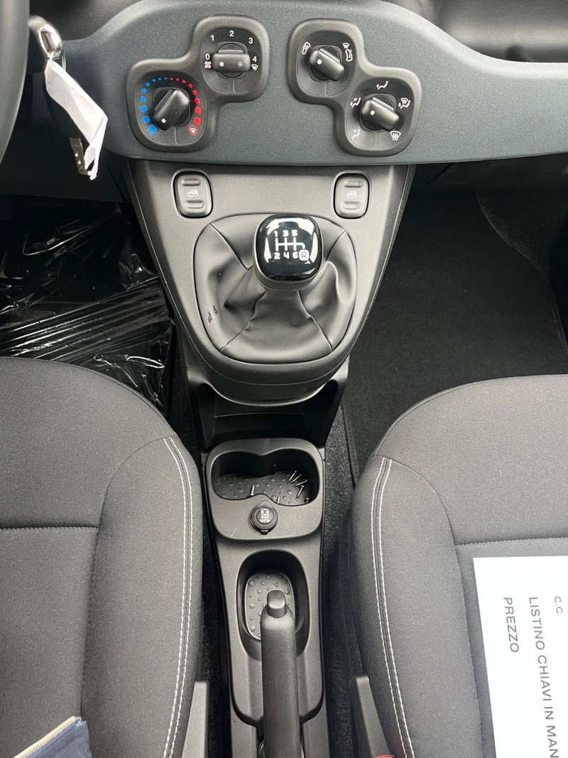 Fiat Panda Cross nuova a Milano (17)