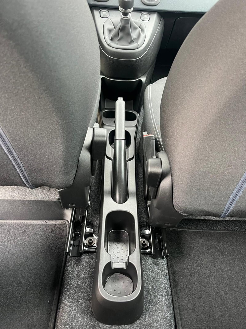 Fiat Panda Cross nuova a Milano (19)