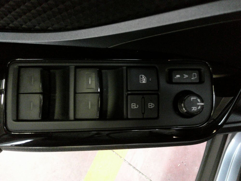 Toyota Toyota C-HR usata a Treviso (16)