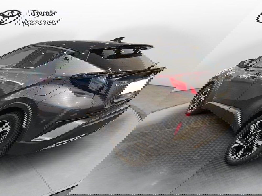 Toyota Toyota C-HR nuova a Vicenza (3)