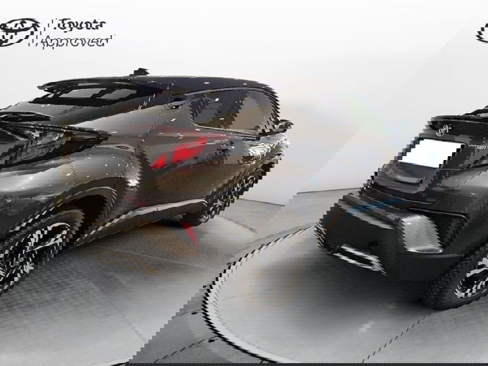 Toyota Toyota C-HR nuova a Vicenza (4)