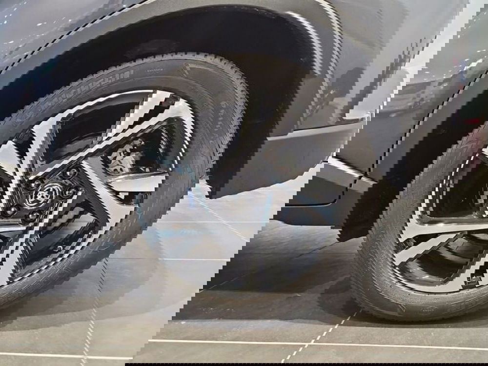 Toyota Toyota C-HR nuova a Vicenza (5)