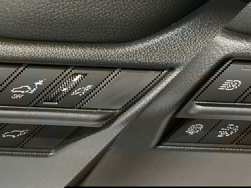 Toyota Land Cruiser nuova a Milano (15)