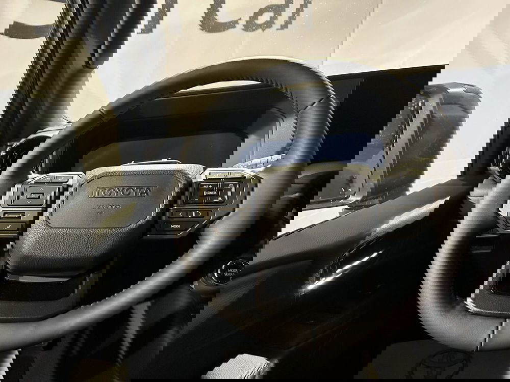 Toyota Land Cruiser nuova a Milano (6)