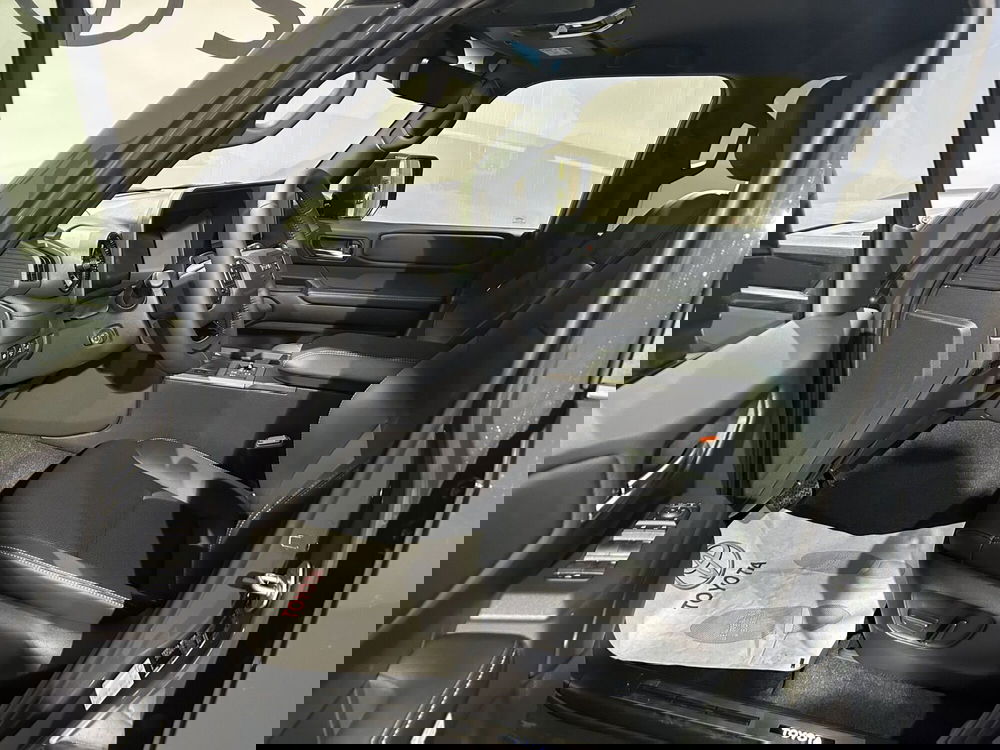 Toyota Land Cruiser nuova a Milano (9)