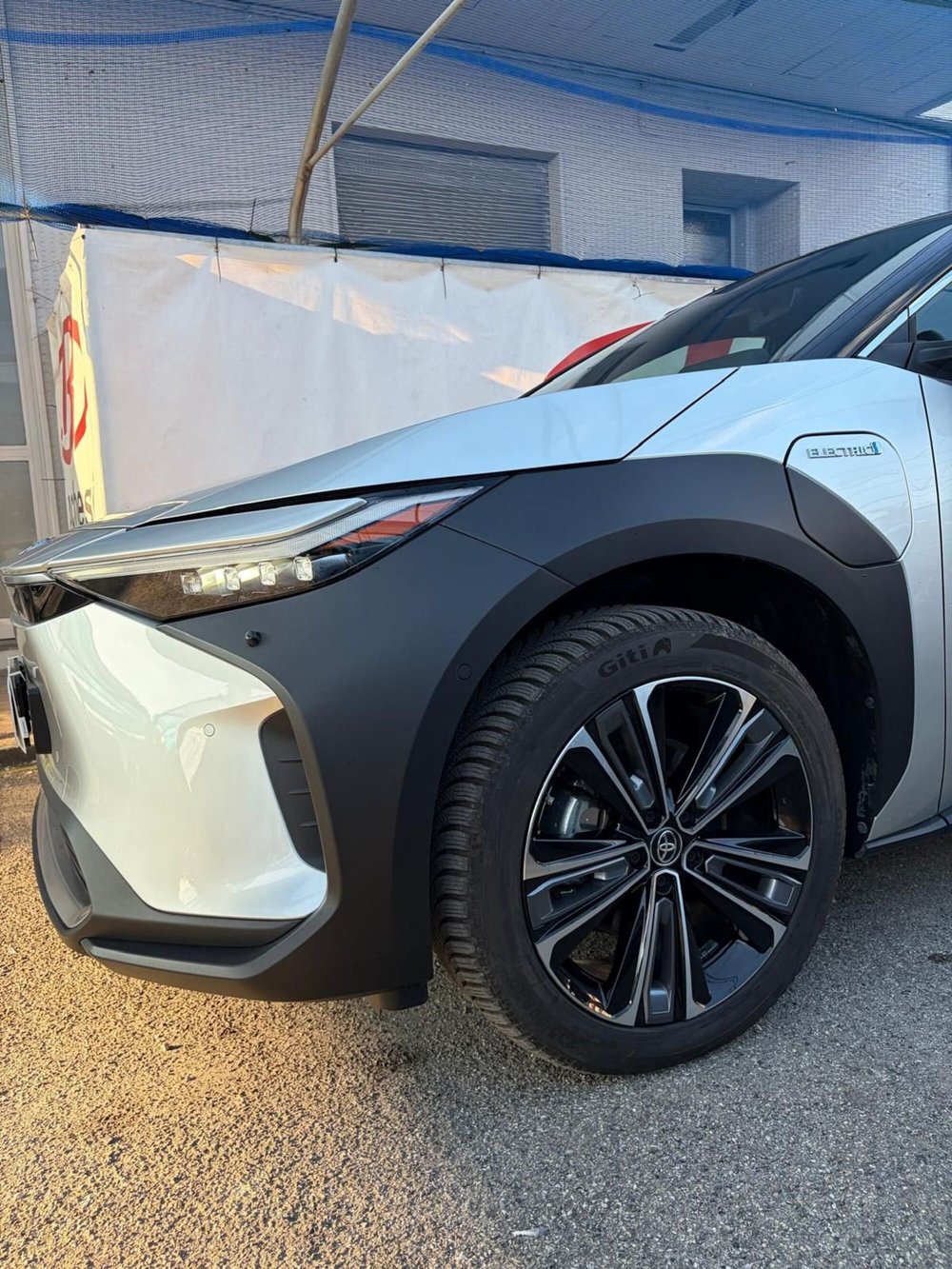 Toyota bZ4X usata a Cremona (16)