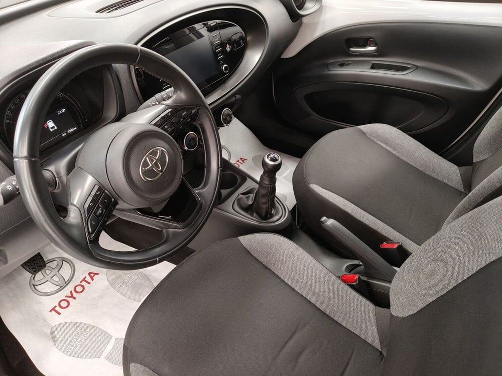 Toyota Aygo X usata a Roma (12)