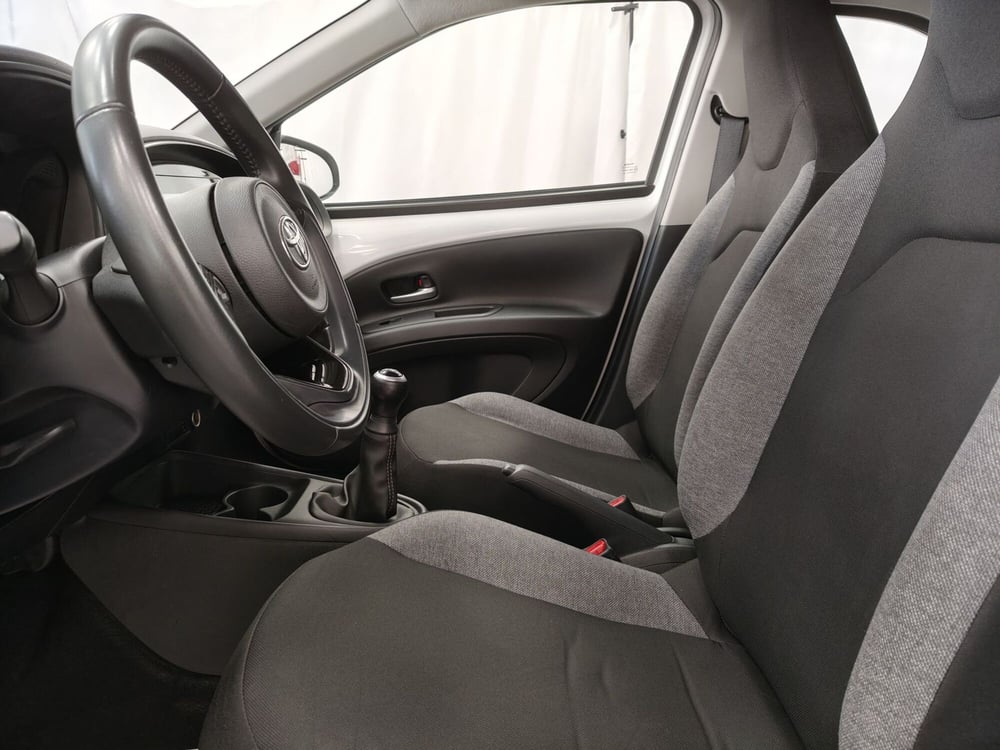 Toyota Aygo X usata a Roma (14)