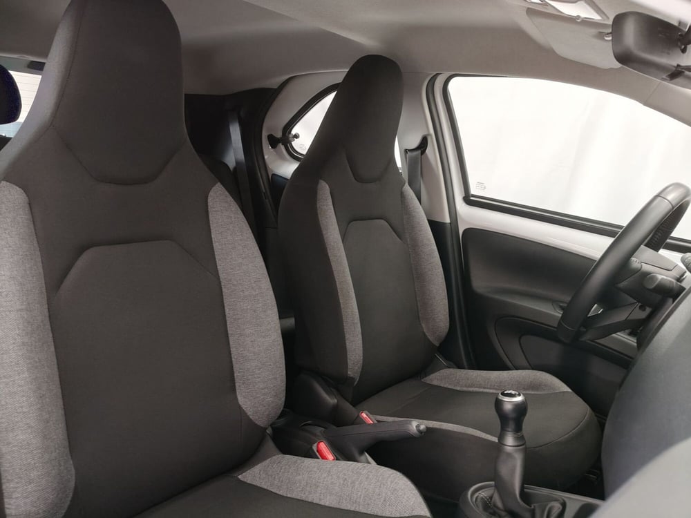 Toyota Aygo X usata a Roma (7)